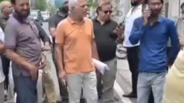 रुड़की! स्मार्ट मीटर को लेकर जनता ने यू पी सी एल टीम का किया विरोध!
