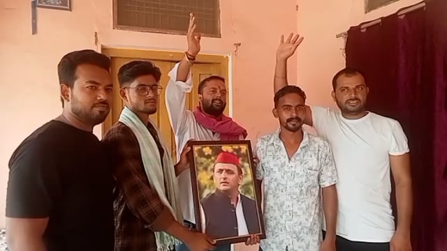 सुखपुरा कस्बे में सपा के राष्ट्रीय अध्यक्ष व यूपी के पूर्व सीएम के जन्मदिन पर विविध कार्यक्रम हुवे आयोजित
