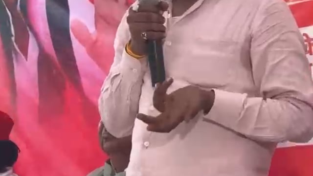 डुमारियागंज में प्रसाद देने से पहले जय श्री राम का नारा लगवाया जाता है जबकि प्रसाद पर सबका हक है सपा नेता रंजन पांडे