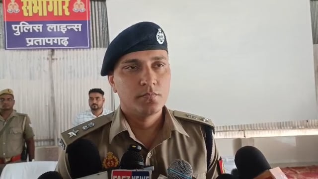गुम हुए मोबाइल फोन बरामद कर प्रतापगढ़ पुलिस ने लौटाई लोगों के चेहरों की मुस्कान#latest_news 