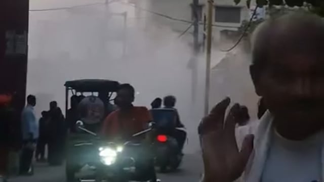 आईटीएमएस तिराहे पर बिजली के पोल में लगी आग, समय रहते टला बड़ा हादसा