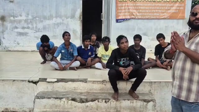 लावारिस मिले घायल बालक का इलाज शुरू, परिजनों की तलाश में जुटे शिवम सिंह भदौरिया