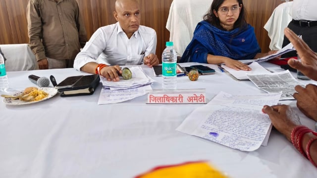 अमेठी तहसील में संपूर्ण समाधान दिवस का आयोजन आज C.D.P.O एवं उपजिला अधिकारी पंकज मिश्रा व उपपुलिस अधीक्षक मनोज मिश्रा के-