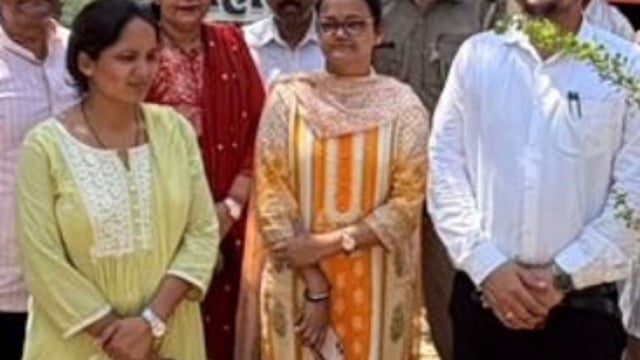 MANT-महावन तहसील परिसर में वृहद वृक्षारोपण,'एक पेड़ मां के नाम' अभियान के तहत, लगाए पौधे,,