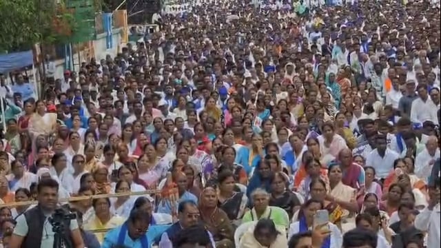 आरक्षण उपवर्गीकरणांच्या विरोधात लातूर येथे  मोर्चा,मोर्चात हजारोंच्या संख्येने नागरिक सहभागी