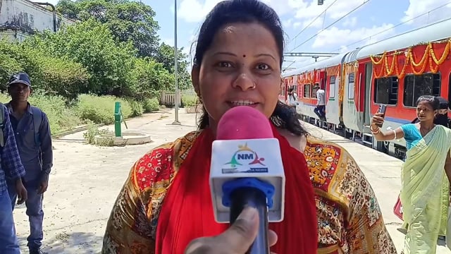 पीलीभीत से स्पेशल ट्रेन शाहजहांपुर ई सरिता दीक्षित ने बताया रेल मंत्री का धन्यवाद