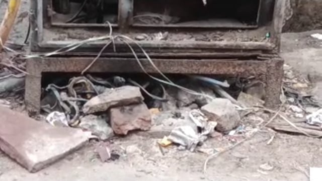 MANT-मथुरा कठौती कुआं क्षेत्र में,खुले और जर्जर पड़े बिजली के बॉक्स, पैनल को तत्काल बदलने की, मांग,,