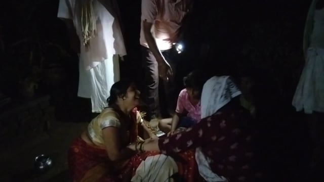 खेत में मोटर देखने गया किसान बना करंट का शिकार, दो मासूम बच्चों के सर से उठा पिता का साया।