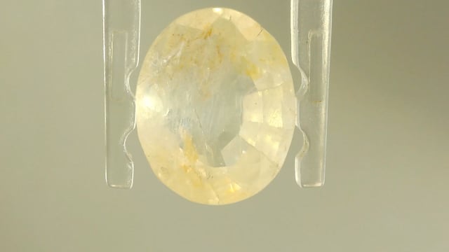 Srilankan Yellow Sapphire 4.31 Carat — video