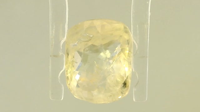 Srilankan Yellow Sapphire 4.02 Carat — video