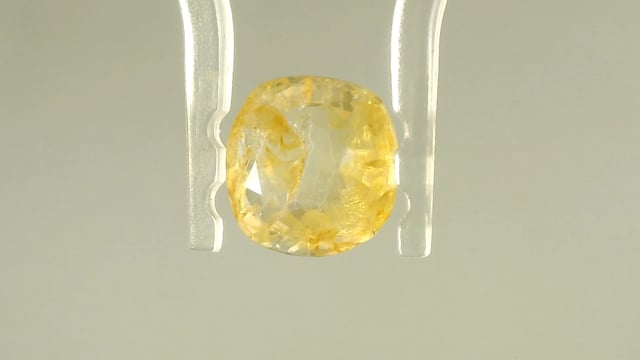 Srilankan Yellow Sapphire 3.05 Carat — video