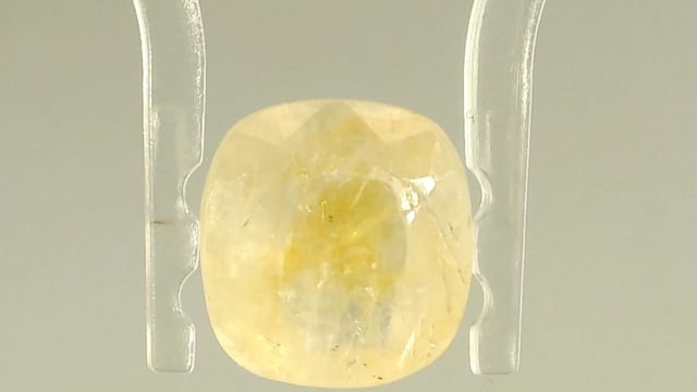 Srilankan Yellow Sapphire 4.04 Carat — video