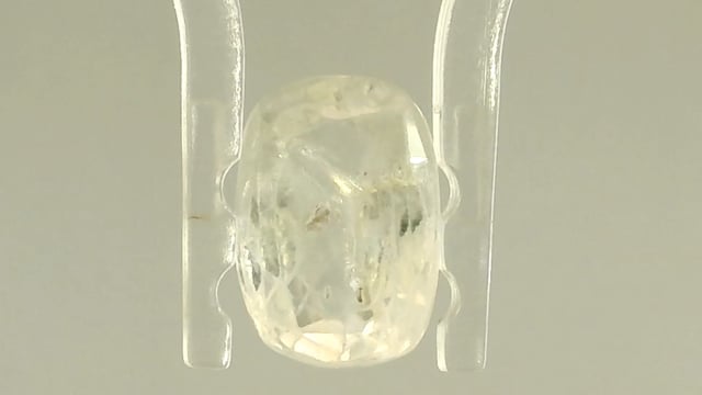 Srilankan Yellow Sapphire 4.03 Carat — video