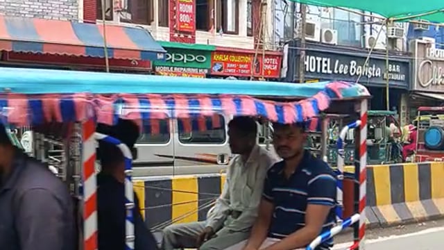 सहारनपुर जिला प्रशासन के द्वारा लगाए गए हैं टेंट प्रशासन ने सरकार से लिए 32 लख रुपए जिनके खर्च इन कागजी टेंट पर लगाया गय