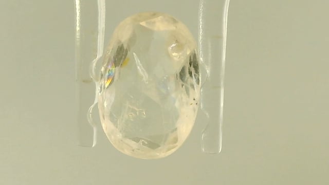 Srilankan Pukhraj  3.24 Carat — video