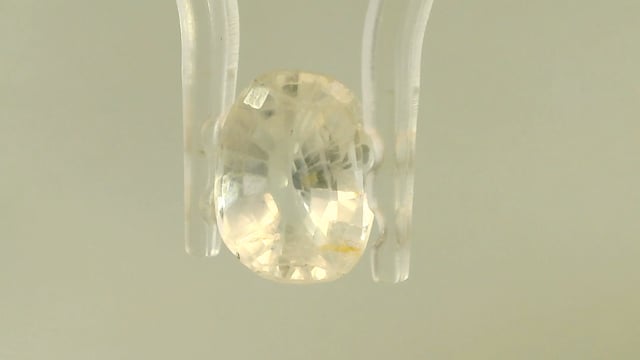 Srilankan Pukhraj  3.85 Carat — video