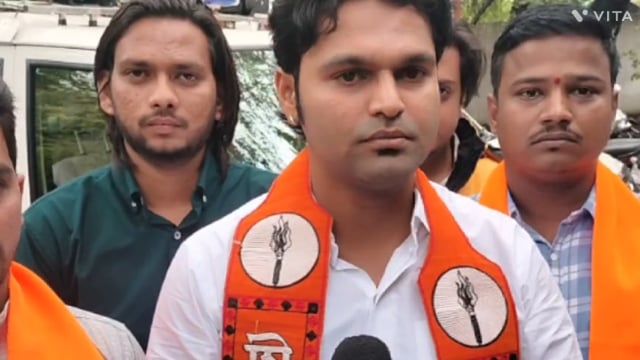 शिवसेना उबाठा युवा सेना वतीने शहर DYSP ना शहरातील बेकायदेशिर स्टेराॅईड विक्री बाबत निवेदन देण्यात आले.