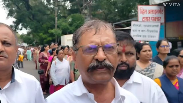 आज पुरे राज्य में टिचरोने मांग के लिये दसरा चौक‌से कलेक्टर ऑफिस पर मार्च निकाला.