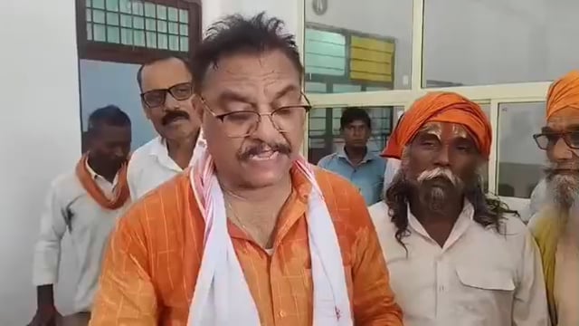 बंडा में शिव मंदिर परिसर में उत्सव भवन के प्रस्ताव का विरोध:शाहजहांपुर में राज्यसभा सांसद बोले- पेड़ काटने वाले हिंदूओं को शर्म आनी चाहिए, पौधरोपण के दौरान ग्रामीण ने सांसद मिथिलेश कुमार