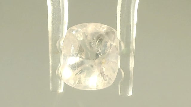 Srilankan Yellow Sapphire 3.17 Carat — video