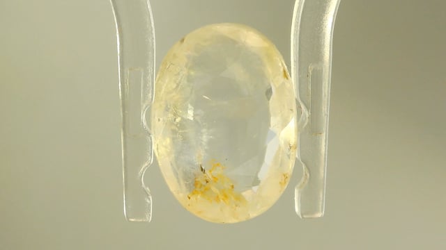 Srilankan Yellow Sapphire 4.14 Carat — video