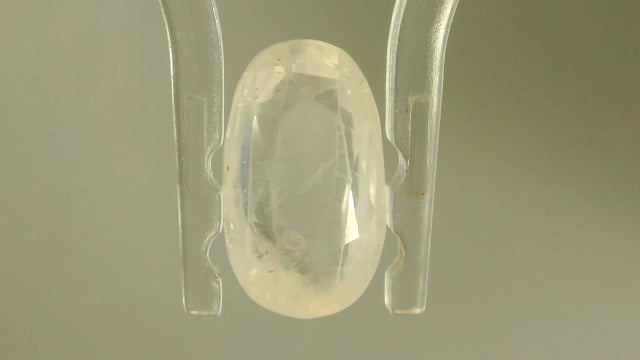 Srilankan Yellow Sapphire 4.24 Carat — video