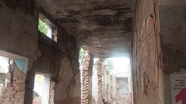 तहसील में नाबालिगों से मजदूरी का वीडियो वायरल, उठे सवाल