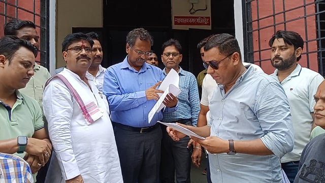 उद्योग व्यापार मंडल के पदाधिकारी ने दिया ज्ञापन