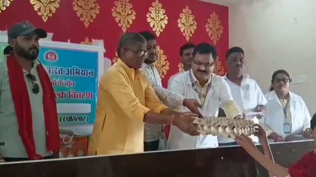 टीबी पर निर्णायक वार: पतिलार पीएचसी में विधायक राम सिंह ने बांटी पोषण किट, मरीजों में जगाई नई उम्मीद