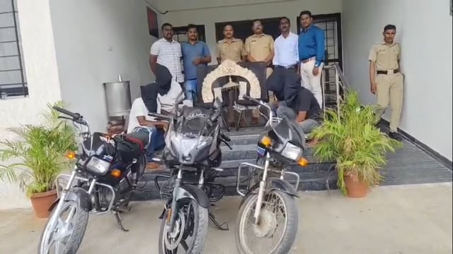 "अवघ्या चार दिवसांत मंदिर चोरीचा पर्दाफाश; पाच आरोपींपैकी चार जेरबंद, लाखो रुपयांचा मुद्देमाल जप्त."