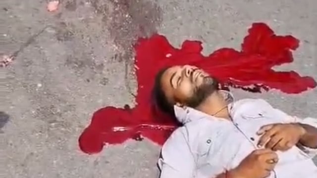 ब्रेकिंग न्यूज़ बिजनौर

मोहित पेपर मिल के सामने जेसीबी की टक्कर से बाइक सवार महिला पुरुष की मौत

जेसीबी टक्कर मारते ही फैक्ट्री के अंदर घुसी, फैक्ट्री में लोगों का हंगामा।