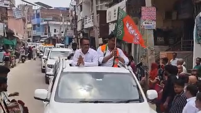 भाजपा क्षेत्रीय अध्यक्ष काब्यापारी नेता महेश सोनी ने गदा भेंटकर समर्थकों संग किया स्वागत 