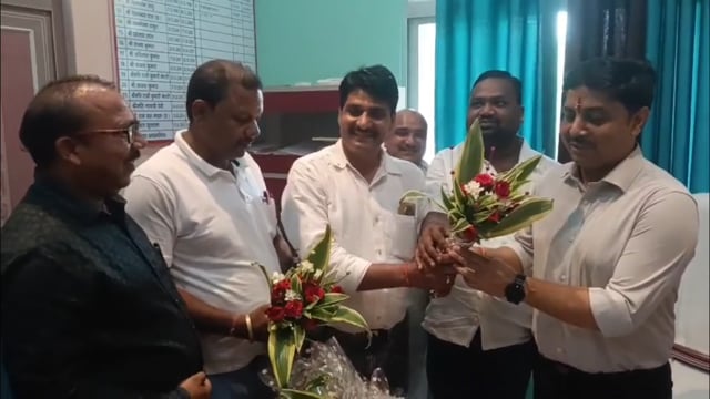 नए बीडीओ प्रभात रंजन ने संभाला पदभार, अमरपुर में हुआ भव्य स्वागत।
