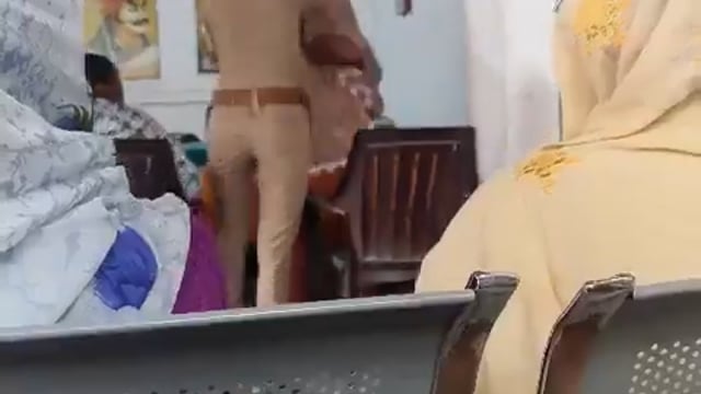 बहराइच में खौफनाक हमला, मगरमच्छ ने 12 साल के बच्चे को जिंदा निगला।बच्चा धान रोपाई के बाद नदी में हाथ–पैर धोने गया था।
