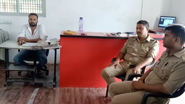 सुखपुरा कस्बे में सपा नेता रोहित सिंह ने कहा,हाउस आरेस्ट से नही दबेगा आवाज