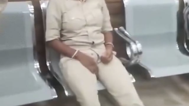 पाँच महीने से वेतन नहीं... और हेमंत सरकार संवेदनहीन बनी बैठी है।

झारखंड की एक महिला होमगार्ड जवान MGM