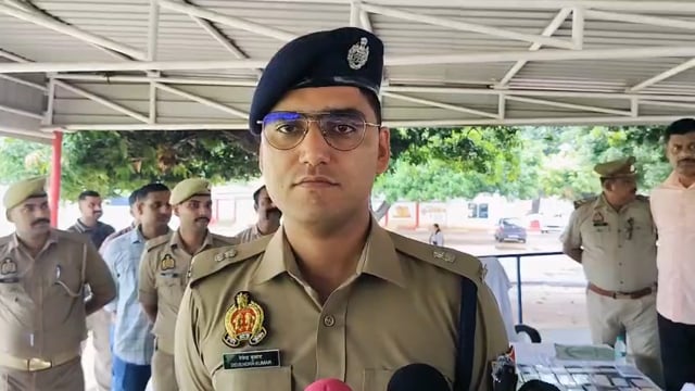  सर्विलांस सेल/एस0ओ0जी0 व थाने पर संचालित साइबर हेल्प डेस्क कर्मियों की संयुक्त पुलिस टीम के द्वार