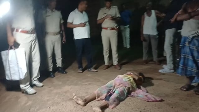 सुप बेचकर लौट रही लालपुर कि एक महिला की सड़क हादसे में हुई असमय मौत,आनंदपुर पुलिस हर पहलू की कर रही जांच