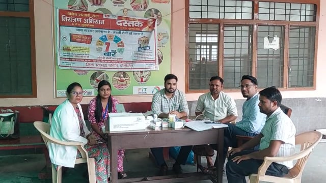 तहसील परिसर में लगा निःशुल्क स्वास्थ्य जांच शिविर, फरियादियों का हुआ स्वास्थ्य परीक्षण