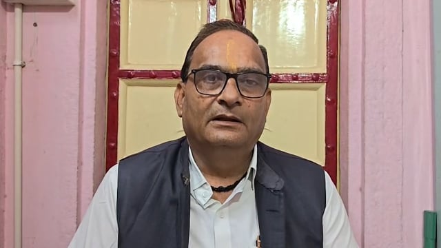 अयोध्या के बाद मथुरा में द्वारकाधीश मंदिर से दानपेटी तोड़ कर चोरों ने निकाले पैसे देखिये पूरा मामला 