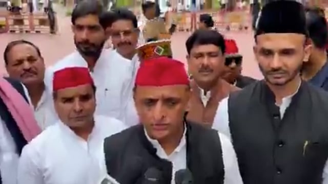 सपा प्रमुख Akhilesh Yadav ने Paper Leak, Ram Mandir Donation और CJP संसद मार्च को लेकर कहा - 'दुख है कि आज लाठी चली है'...