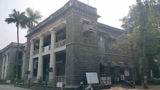जंतर मंतर पर जो शासन की ओर जोर जबरदस्ती के कारण लोग विरोध में खडे हो गये है।