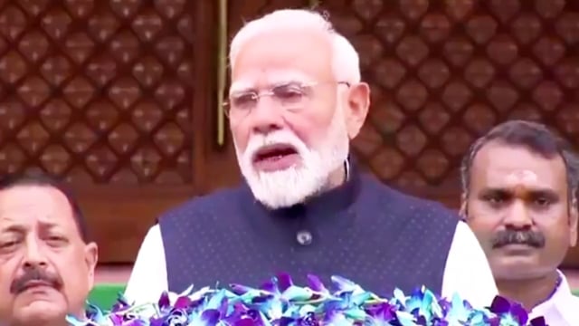 पीएम मोदी ने नौजवानों की तारीफ की।संसद सत्र शुरू होने से पहले अपने संबोधन में पीएम नरेंद्र मोदी ने भारत की पहली निजी स्पेस कंपनी स्काईरुट एयरोस्पेस की तारीफ की।

पीएम मोदी ने कहा,इस प्रोजेक्ट में शामिल नौजवानों की एवरेज आयु 28 वर्ष है उन्होंने अंतरिक्ष मे झंडा गड़ा है।