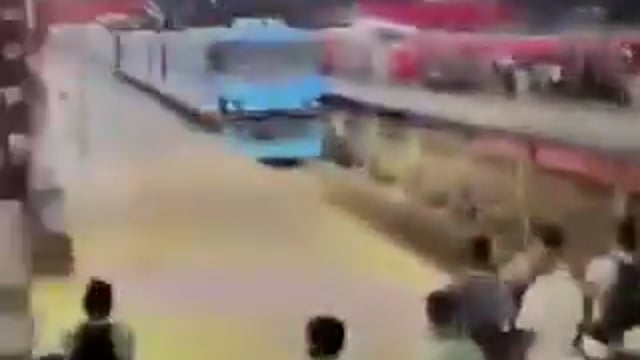 CJP के प्रदर्शन के बीच हाइड्रोजन ट्रेन पर पत्थरबाजी, कुछ ही दिन पहले हुई थी शुरू..

दिल्ली के जंतर-मंतर पर CJP प्रदर्शन के दौरान कुछ