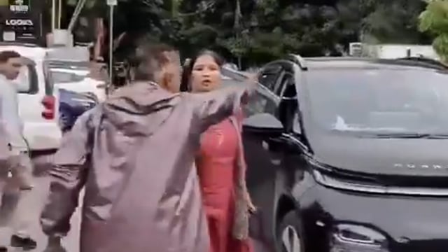 लखनऊ: हजरतगंज के बटलर पैलेस रोड पर पति ने-पत्नी को एक प्रशासनिक अधिकारी के साथ कार में देखकर पति भड़का