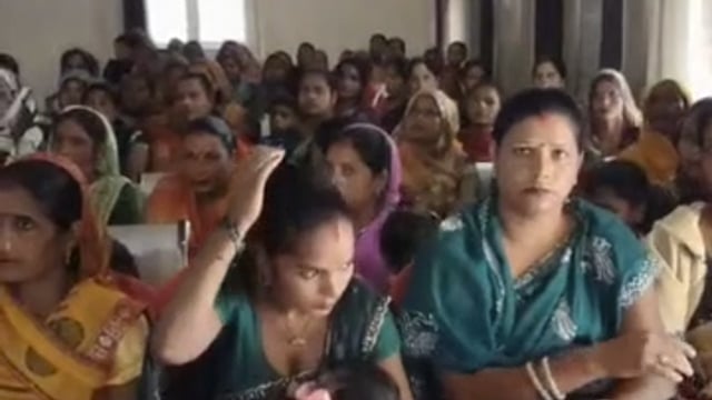 कविता सिंह अध्यक्ष, उषा देवी सचिव व मधु बनीं कोषाध्यक्ष, नारी शक्ति सीएलएफ को मिला नया नेतृत्व, पलिया ब्लाॅक सभागार में 