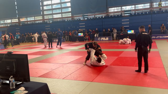 Sleeve grip - shin to shin come up
