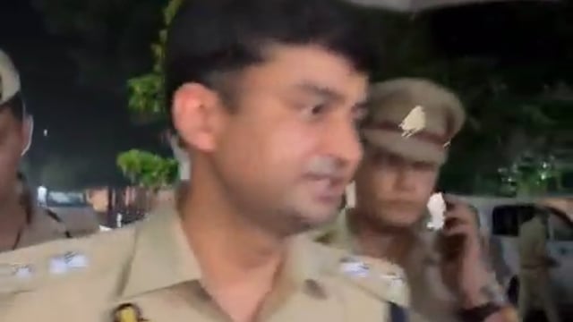 *इलाहाबाद — छात्रों का अल्टीमेटम*

अगर 24 तारीख तक धर्मेंद्र प्रधान का इस्तीफा नहीं हुआ तो फिर 25 तारीख से अनिश्चितकालीन धरना चालू होगा।
