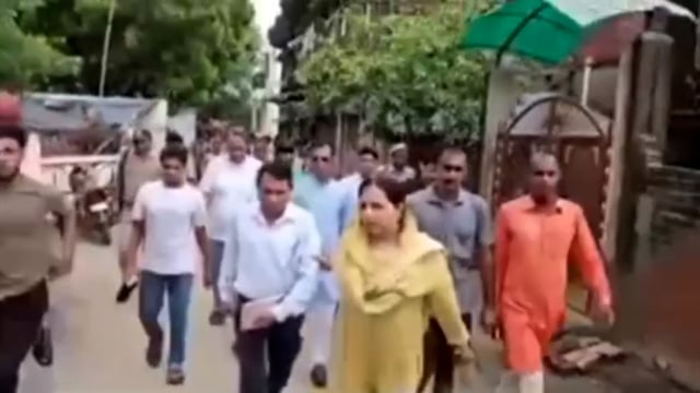 शहपुरवा ग्राम सभा मे पिता पुत्र की मौत के बाद झांसी की रानी बनकर विधायक केतकी सिंह ने लगाई अधिकारियों की फटकार