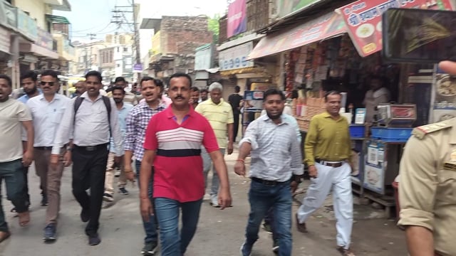 पत्रकार से कथित अभद्रता के विरोध में पत्रकारों का प्रदर्शन